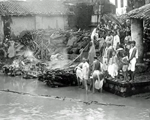 Bodies Prints: Cremating bodies at the waterside, India