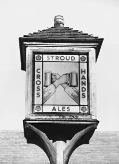 THE CROSS HANDS PUB