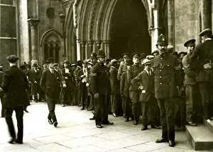 Crowd outside the Law Courts, London - Casement Trial