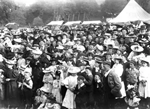 Audiences Prints: Crowd at Punch and Judy Show