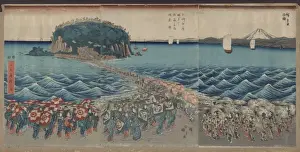 Enoshima Prints: Crowd visiting Buddihist image exhibition at Enoshima Benzai