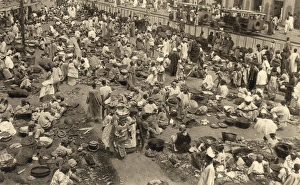 Senegalese Gallery: Crowded market in Dakar, Senegal