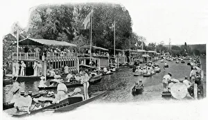 Images Dated 28th May 2019: Crowded river during the Henley Regatta