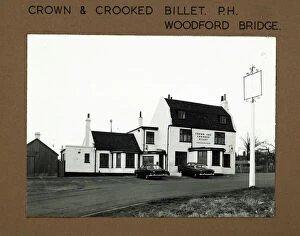 Brothers Collection: Crown & Crooked Billet PH, Woodford Bridge, Greater London