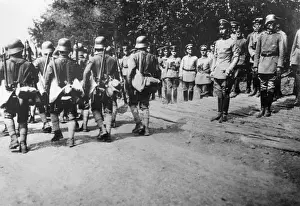 Unnecessary Prints: Crown Prince Wilhelm of Prussia with soldiers, Charleville