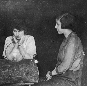 Harry Price Library Gallery: Crystal Gazing