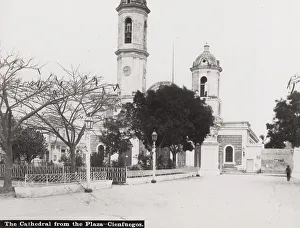 Cuba: the cathedral from the Plaza Cienfuegos