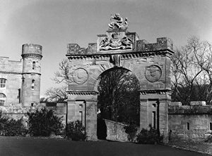Images Dated 14th April 2011: Culzean Castle Gateway