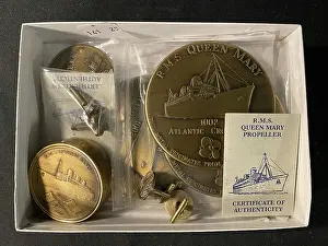 Lapel Prints: Cunard Line, RMS Queen Mary - souvenir brass items