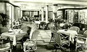 Lounge Collection: Cunard White Star, RMS Queen Mary, Lounge