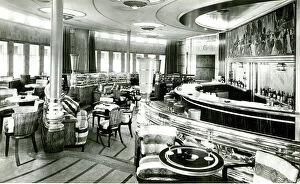 Lounge Collection: Cunard White Star, RMS Queen Mary, Lounge and Bar