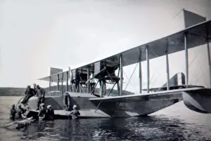 Crewmen Prints: Curtiss H-16 (forward view) at mooring with crewmen