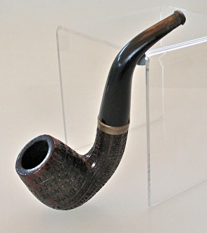 Amiens Gallery: A curved stem pipe, finely hand carved - WWI
