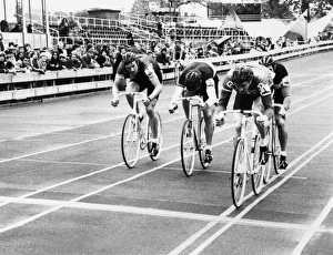 Images Dated 23rd May 2011: Cycle Racing