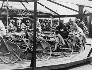 Images Dated 11th July 2016: Cycling Merry-Go-Round