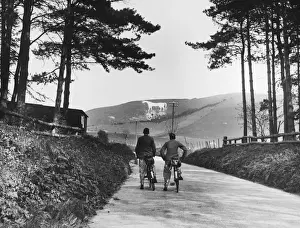 CYCLING BY WHITE HORSE