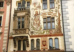 Images Dated 9th June 2012: Czech Republic. Prague. The Storch House with figurative pai