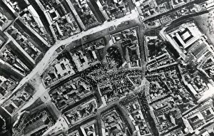 Annunzio Gallery: D Annunzios propaganda drop over Vienna, WW1