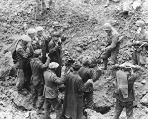 Guarding Prints: D-Day - Captured German soldiers