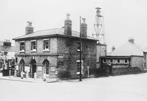 Images Dated 5th April 2012: Dagenham Police station on Shafter Road