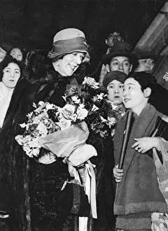 Tokyo Prints: Dame Clara Butt at Tokyo station