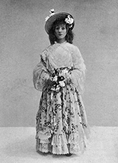 Images Dated 28th October 2015: Dan Leno as Mother Goose