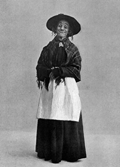 Images Dated 28th October 2015: Dan Leno as Mother Goose