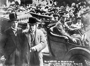 Images Dated 26th July 2011: David Lloyd George visiting Newport during WW1