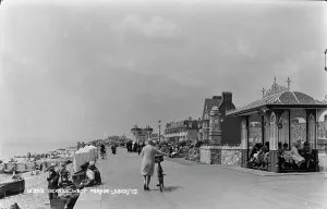 Bexhill Prints: A Day at Bexhill's West Parade