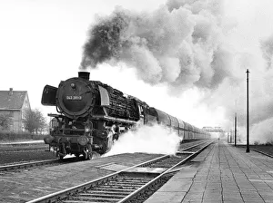 DB locomotive 043 381-3
