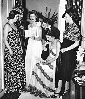 Modelling Gallery: Debutante dress show 1939