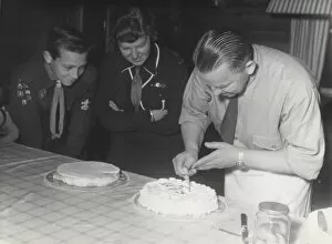 Swede Gallery: Decorating Cakes - Swedish Scouts
