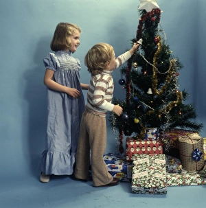 Adding Gallery: Decorating Xmas Tree