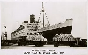 Largest Gallery: Delivering Flour to the Queen Mary