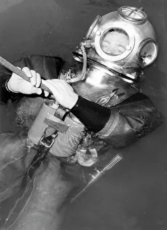 Diving Prints: Demonstration of a deep-sea diving suit