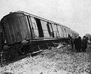 Images Dated 2nd March 2016: Derailing of the Flying Scotsman