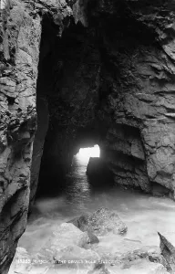 Devils Prints: In the Devil's Hole