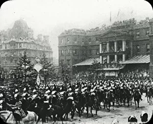 Apsley Collection: Diamond Jubilee - The Procession Passing Apsley House
