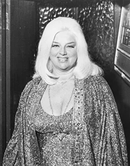 Neckline Collection: Diana Dors