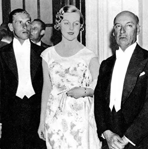 Images Dated 30th October 2015: Diana Mitford
