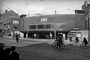 Underground Prints: Directing traffic, Wood Green Underground station