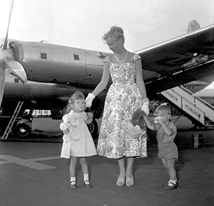 Dis-embarking from Air France Vickers Viscount F-BGNV