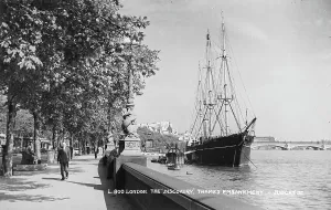 Judges Postcards, Founded By Fred Judge In 1902 - Superb UK Topographical Photography Prints: The Discovery at Thames Embankment