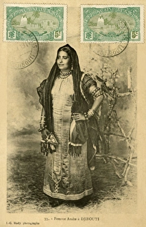 Djibouti Gallery: Djibouti - Arab Woman in traditional dress