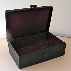 Images Dated 25th March 2011: Document box of Cpt Rupert Wyndham Lewis, MC