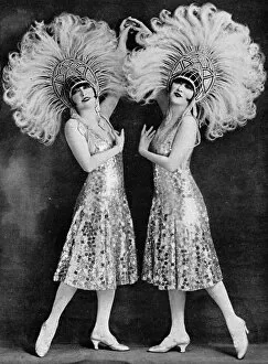 Performers Collection: The Dolly Sisters, Paris