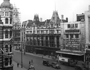 Hotels Collection: Dominion Theatre and Horse Shoe Hotel