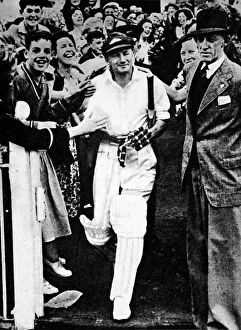 Melbourne Collection: Don Bradman Going out to Bat for the Last Time, Melbourne Cr