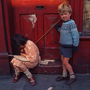 Images Dated 12th April 2017: Doorstep Artist. Light Pipe Hall Road, Stockton 1970s