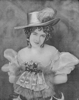 Images Dated 10th June 2014: Dorothy Gish in Nell Gwynn (1925)